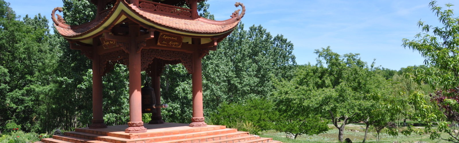 pagode du village des pruniers